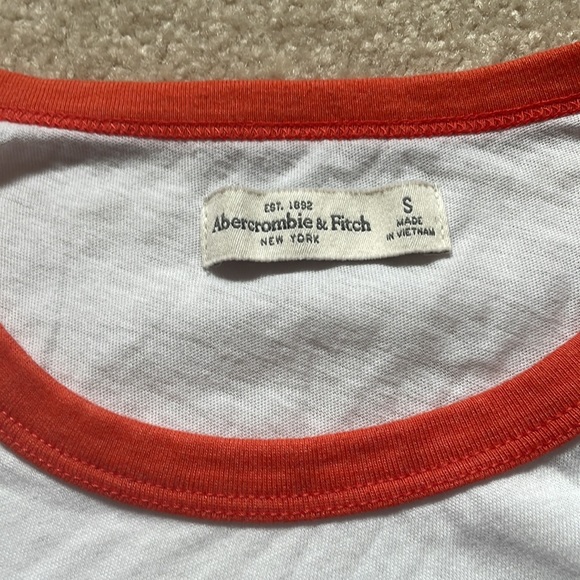 Abercrombie and Fitch t-shirt size S - Picture 2 of 2